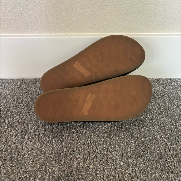 Born Sharr Sandals - Picture 4 of 6